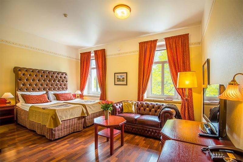 Hotel Astor Vaasa Kültér fotó